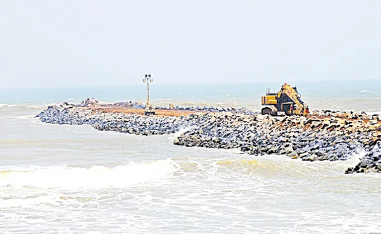 దాచేస్తే దాగని నిజం.. మూలపేట పోర్టు ఘనత వైఎస్‌ జగన్‌దే