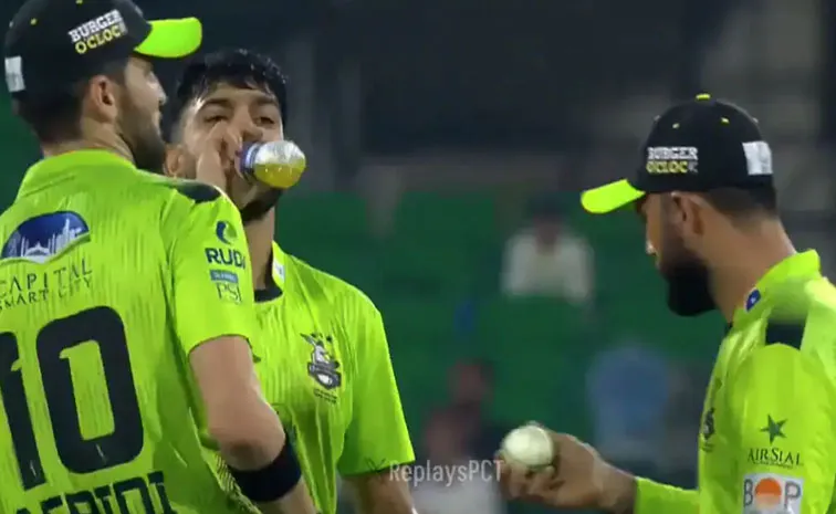 పీఎస్‌ఎల్‌లో బాల్‌ టాంపరింగ్‌ వివాదం!