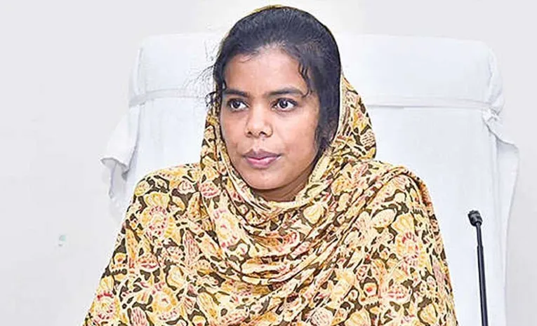 ఆరు నెలల్లోనే కలెక్టర్‌పై బదిలీ వేటు