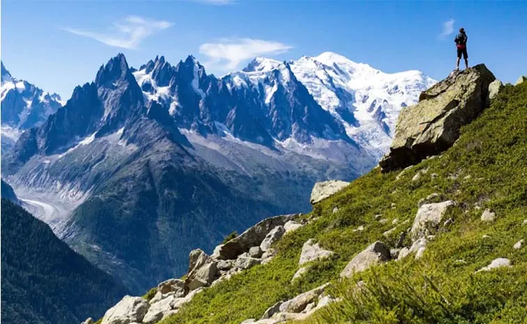 పర్వతాల మధ్య ప్రకృతి గీతం..