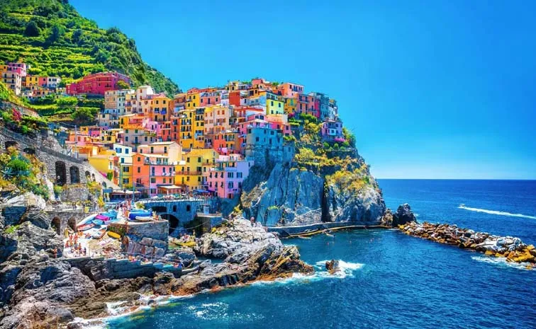 పెయింటింగ్‌లా కనిపించే గ్రామం