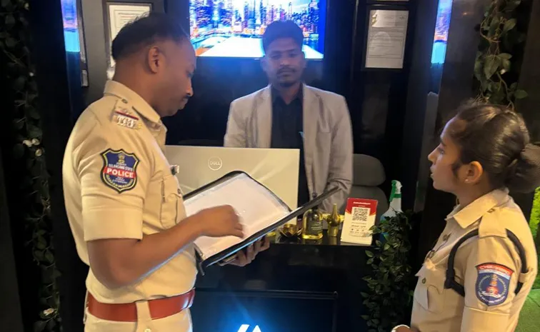 స్పా సెంటర్లపై ఆకస్మిక దాడులు.. 20 మంది అరెస్ట్