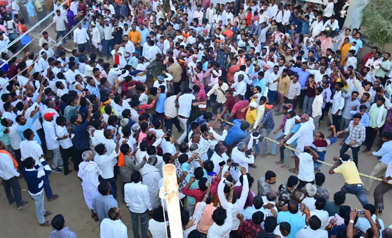 ఉత్కంఠగా సాగిన ‘పిడిగుద్దులాట’  