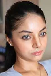 Sanam Shetty Angry over Vijay, Trisha Viral Video4