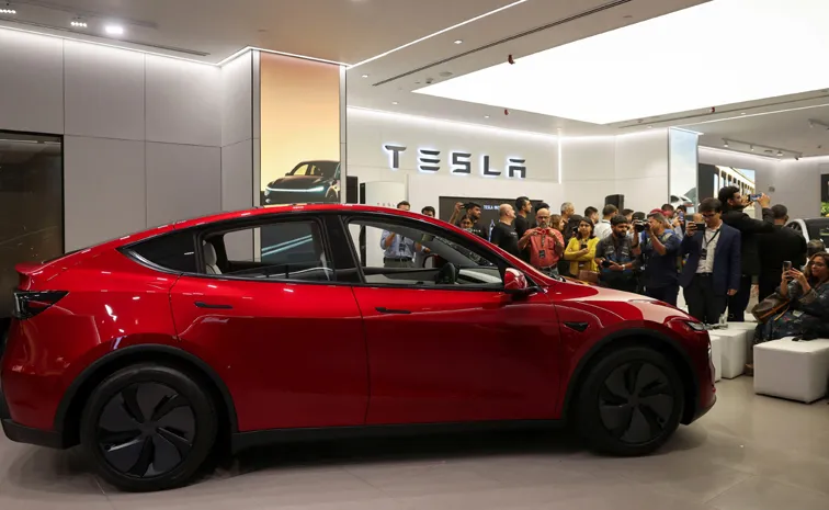 Axis Bank Ties Up with Tesla as Preferred Auto Financing Partner1