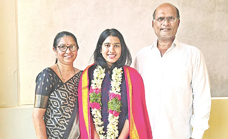 షాద్‌నగర్ విద్యార్థిని సత్తా.. సివిల్ సర్వీసెస్‌లో 627 ర్యాంక్