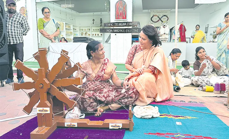amala akkineni launches handmade handloom expo in hyderabad
