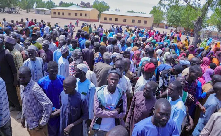 Islamic militants abduct 300 people in Nigeria