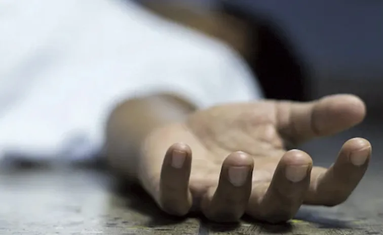 చావుకు అడ్డొస్తోందని భార్యపై పెట్రోల్‌ దాడి