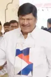 Actor Rajendra Prasad Refuses to Give Selfie, Video Goes Viral4