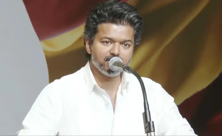 విడాకుల గురించి తొలిసారి స్పందించిన విజయ్