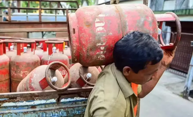  Reuters India raises cooking gas prices as Iran war hits supply