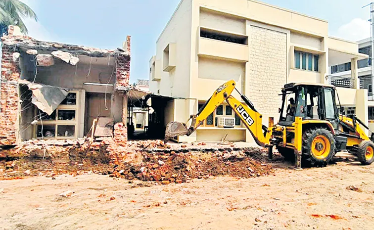 Demolition of houses of YSRCP leaders