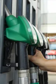 Shell India Joins Nayara Fuel Prices Surge as Crude Oil Tops