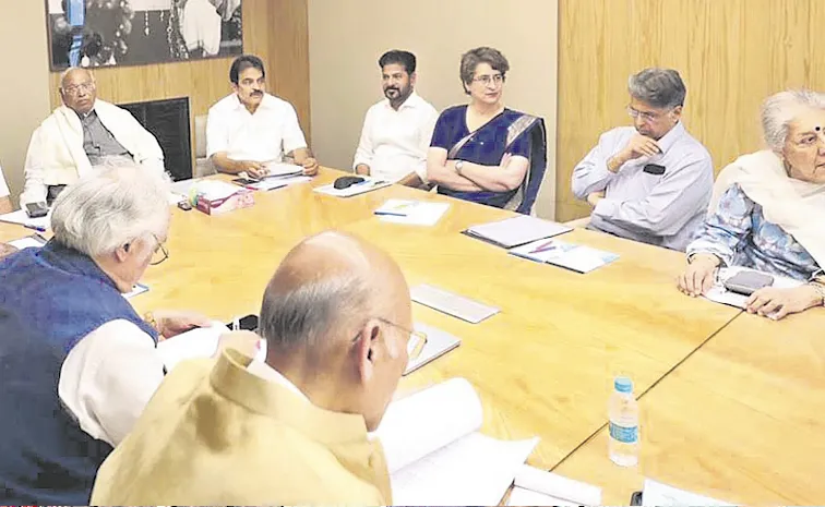 CM Revanth Reddy Key Meeting In Delhi