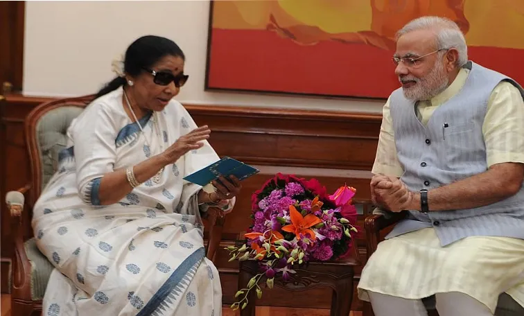 Modi pays tribute to Asha Bhosle