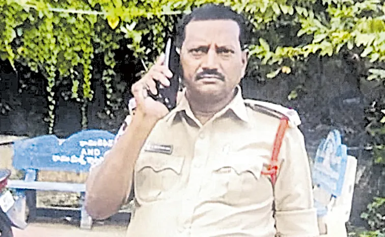 ASI Blackmail Love Couples Incident In Palnadu District: Andhra pradesh