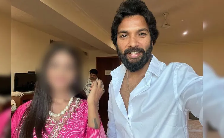 మోనాలిసా భర్తకు దక్కిన ఊరట