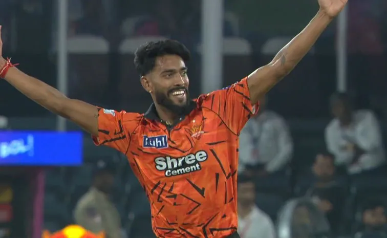 Who Is Praful Hinge Becomes First Bowler Took 3 Wickets In 1st Over