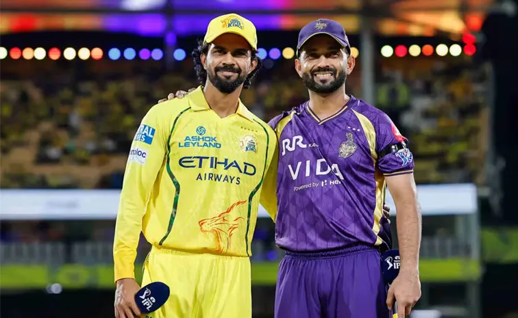 Reason Behind Why CSK And KKR Players Wearing Black Armbands