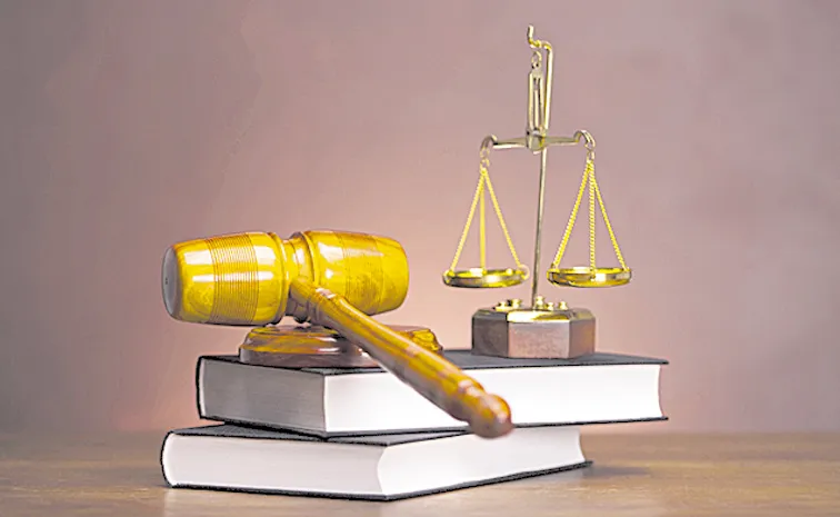 Tirupati Court fires on Tiruchanur Police: Andhra pradesh