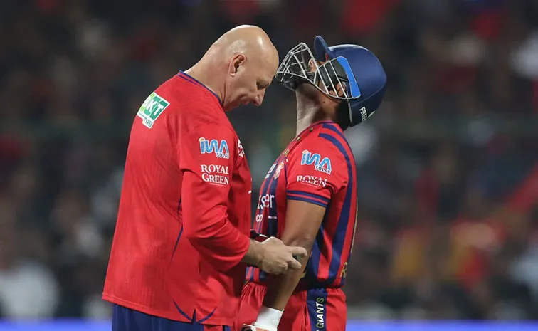 హాజిల్‌వుడ్‌ దెబ్బ.. పంత్‌ అబ్బ!