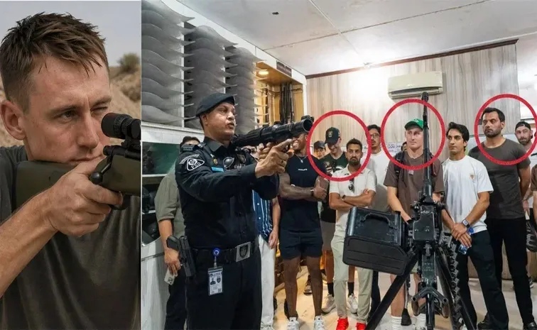 పాక్‌లో క్రికెటర్ల చేతికి తుపాకులు