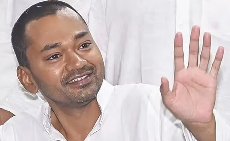 బిహార్ రాజ‌కీయాల్లో మ‌రో ఆస‌క్తిక‌ర‌ణ ప‌రిణామం