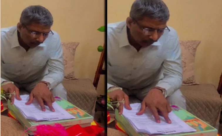 A techie showed the offer letter to his father goes viral