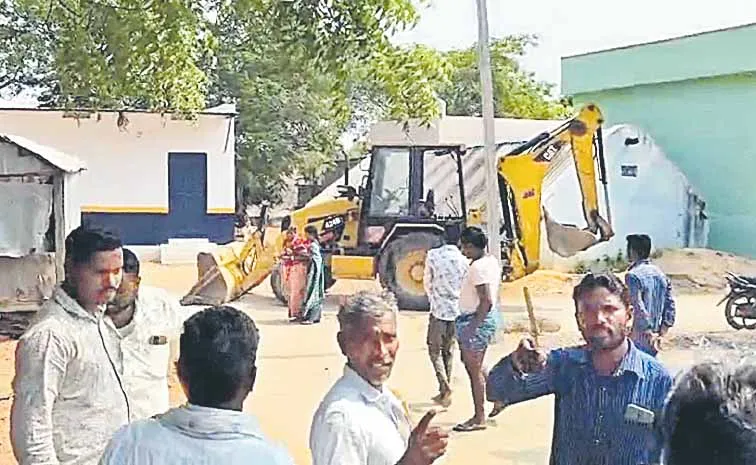 Attempts were made once again to evacuate the village