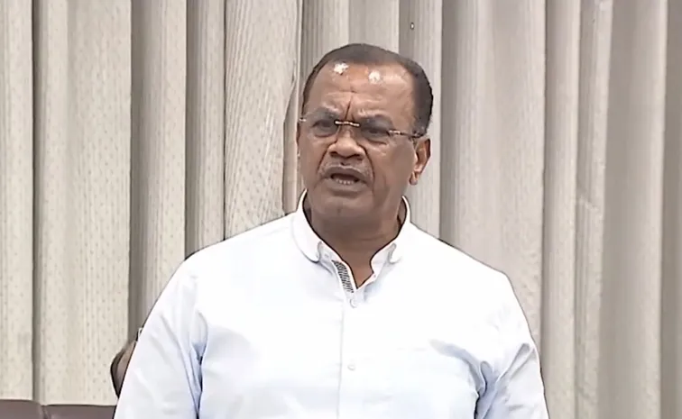 Minister Komatireddy Slams BJP MP Tejasvi Surya Over Telangana Remarks