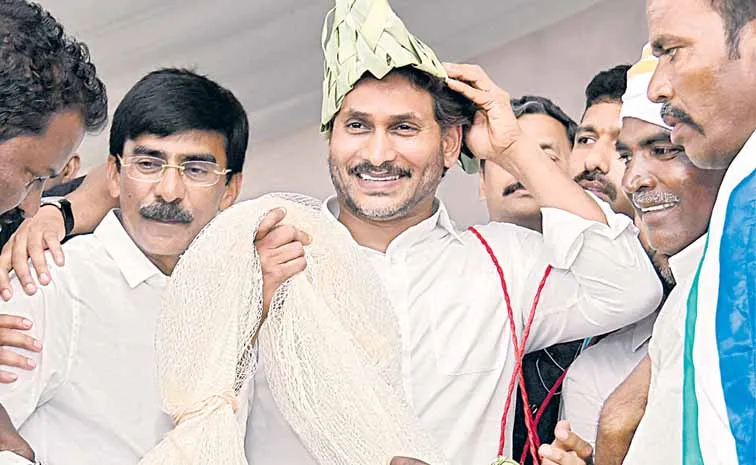 పోలీసులు సీజ్‌ చేసిన బోట్లు దొంగతనమా?