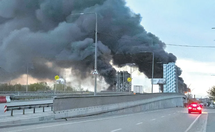 Russian missiles and drones bombard Ukraine