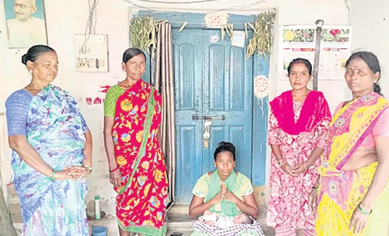 పెళ్లి కాకుండానే తల్లిని చేసిన ఘనుడు!