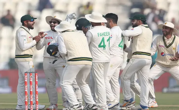 Pakistan announce 16-member squad for Bangladesh Test series