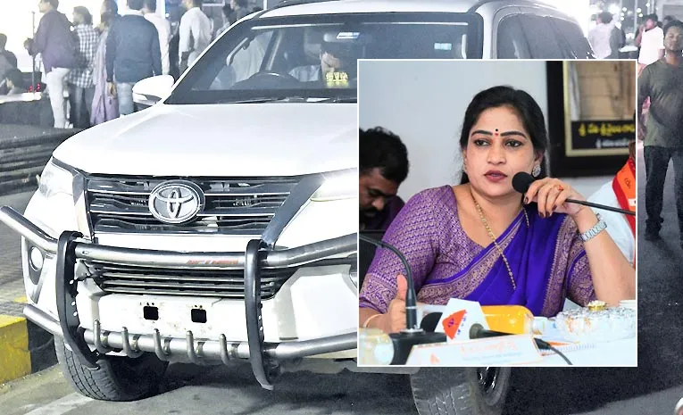 Home Minister Vangalapudi Anitha Travels In Numberless Vehicle
