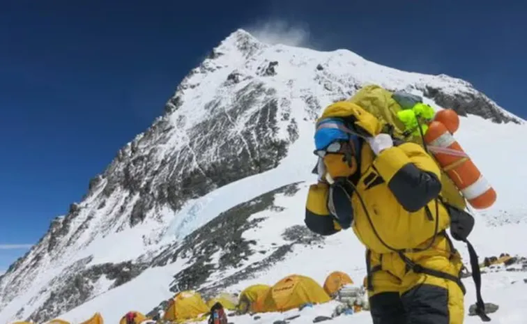 ఎ‘వరెస్ట్’ స్కామ్: టూరిస్టులకు ‘విషం’ ఇచ్చి..