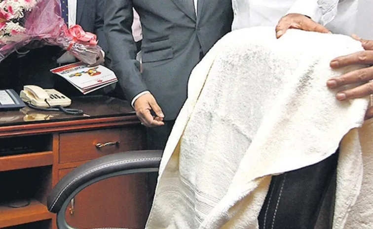 The White Towel Obsession in Indian Govt Offices