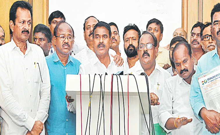 TGSRTC Bus Strike From Midnight After RTC JAC Talks Failure With Government 