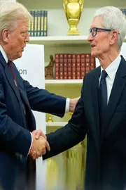 Donald Trump Hails Tim Cook as Apple Greatest Leader Surpassing Steve Jobs