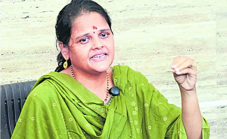 Bandi Nithyananda Reddy wife Deepthi Reddy with the media