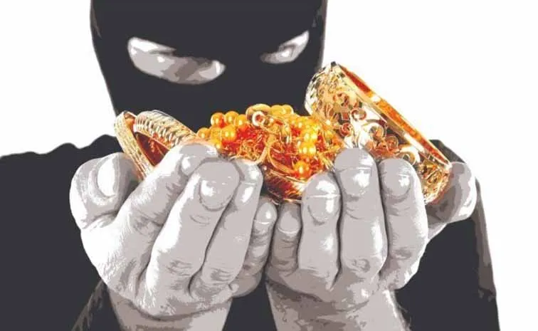 రూ.కోటిన్నర బంగారం కొట్టేసింది కూతురే..! 