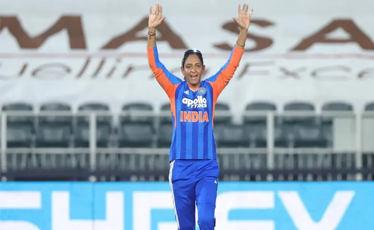 Harmanpreet Kaur breaks Chamari Athapaththus legendary record