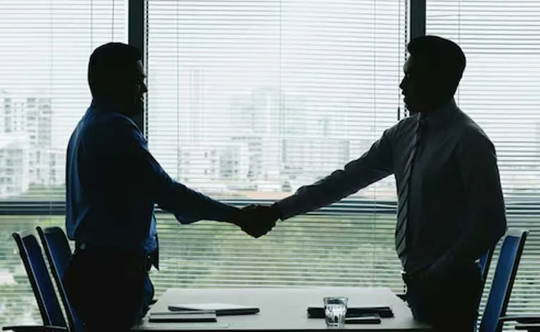 Boss Wins Hearts After Buying Cooler for Struggling Employee1