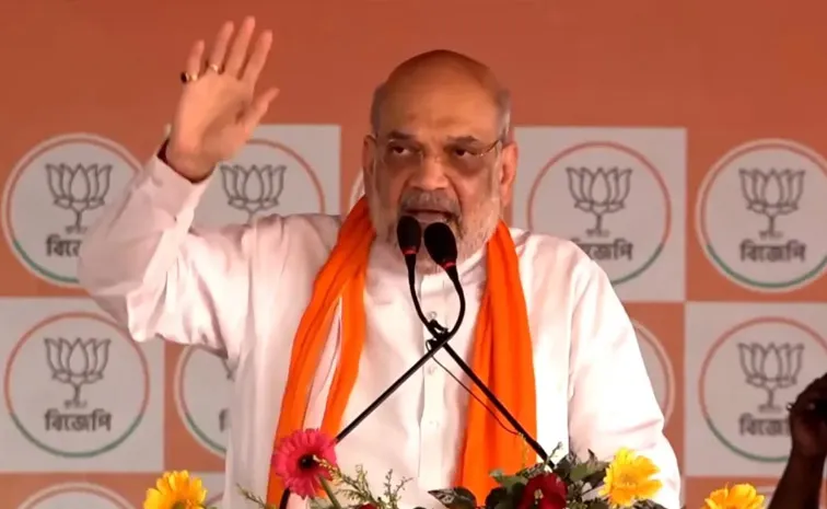 Girls Can Roam Fearlessly Even at 1 AM Amit Shah comments