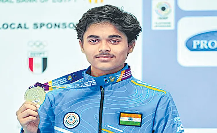 Divyanshu Dewangan, Shambhavi Kshirsagar wins Medals2