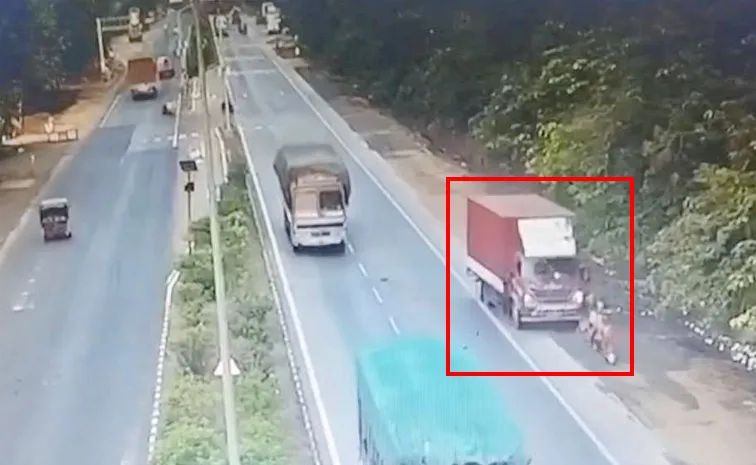 అనకాపల్లి జిల్లాలో ఘోర రోడ్డు ప్రమాదం