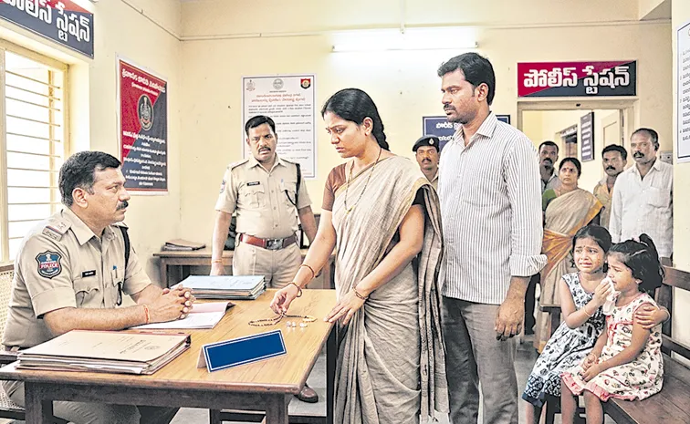 వీళ్లు మాకొద్దు!