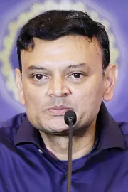 Delhi Capitals Coach Badani Told To Shut Up Old Dhoni Fleming Dig