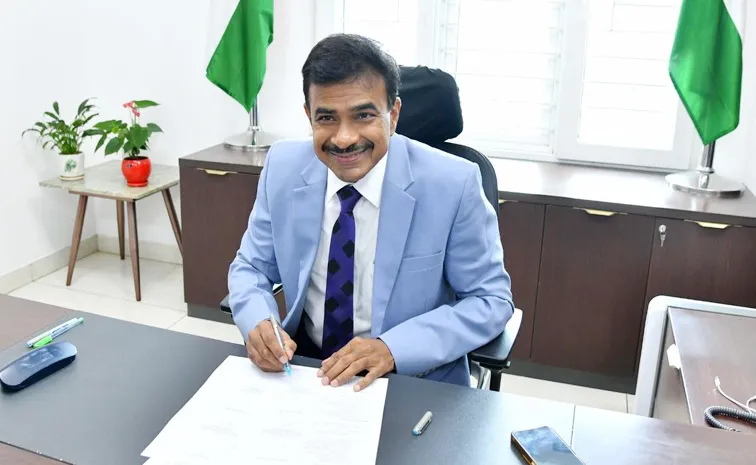 తెలంగాణ కొత్త డీజీపీగా సీవీ ఆనంద్‌